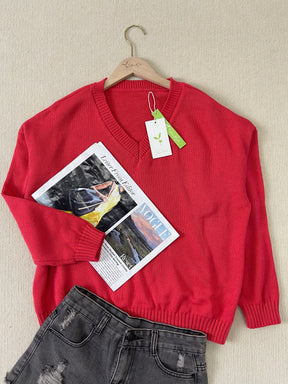 WinterStil® - Einfarbiger roter Pullover mit V-Ausschnitt für gute Laune