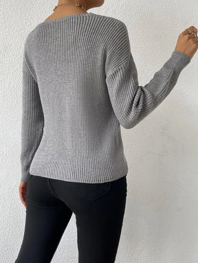 BlütenBliss® - Grauer Strickpullover mit V-Ausschnitt und langen Ärmeln