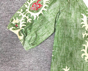 SpringStil® - Grüne Boho-Bluse mit tiefem V-Ausschnitt