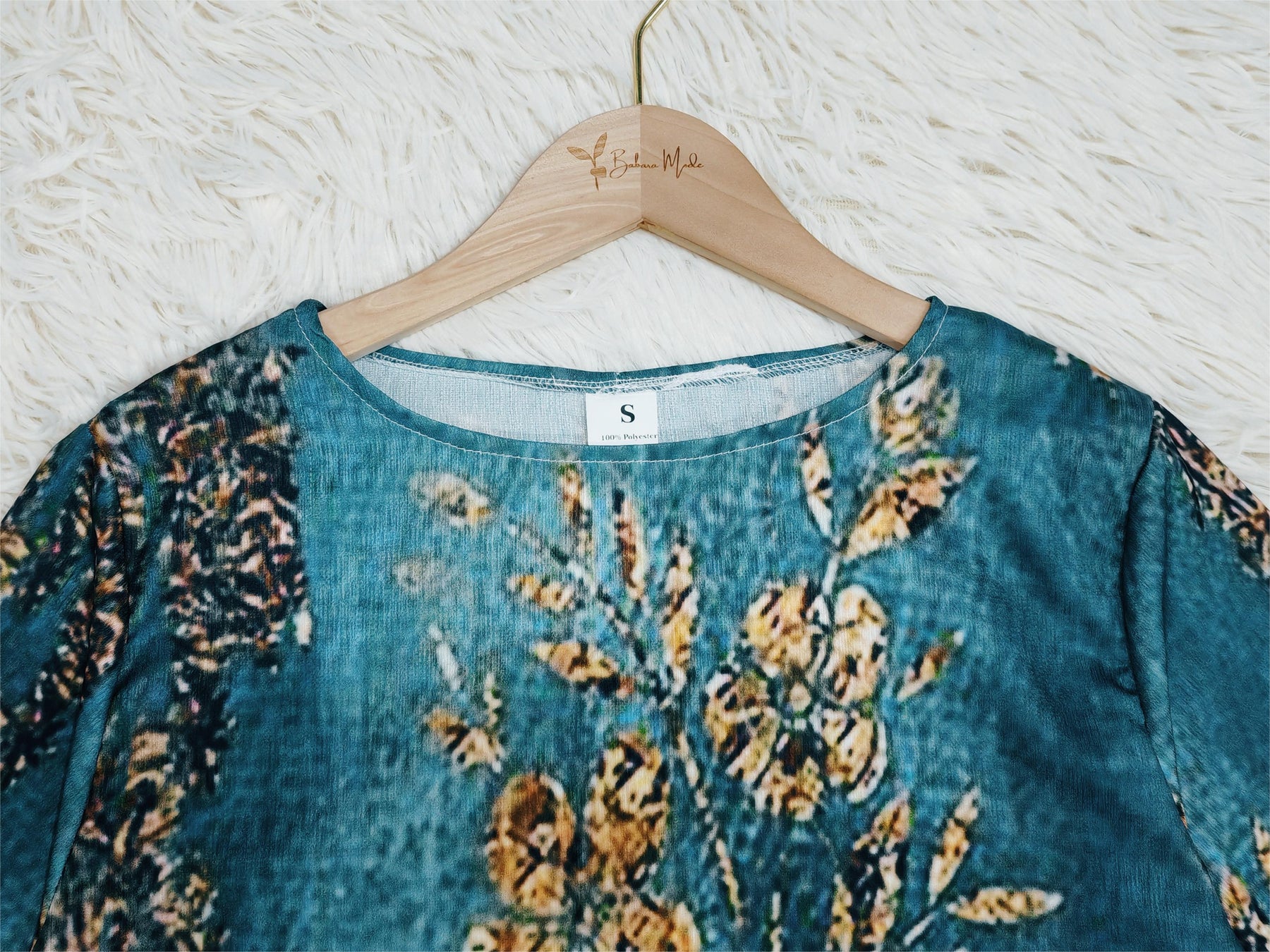 FallStil® -  Golden Glam Blaues Tunika-Top mit Blumendruck