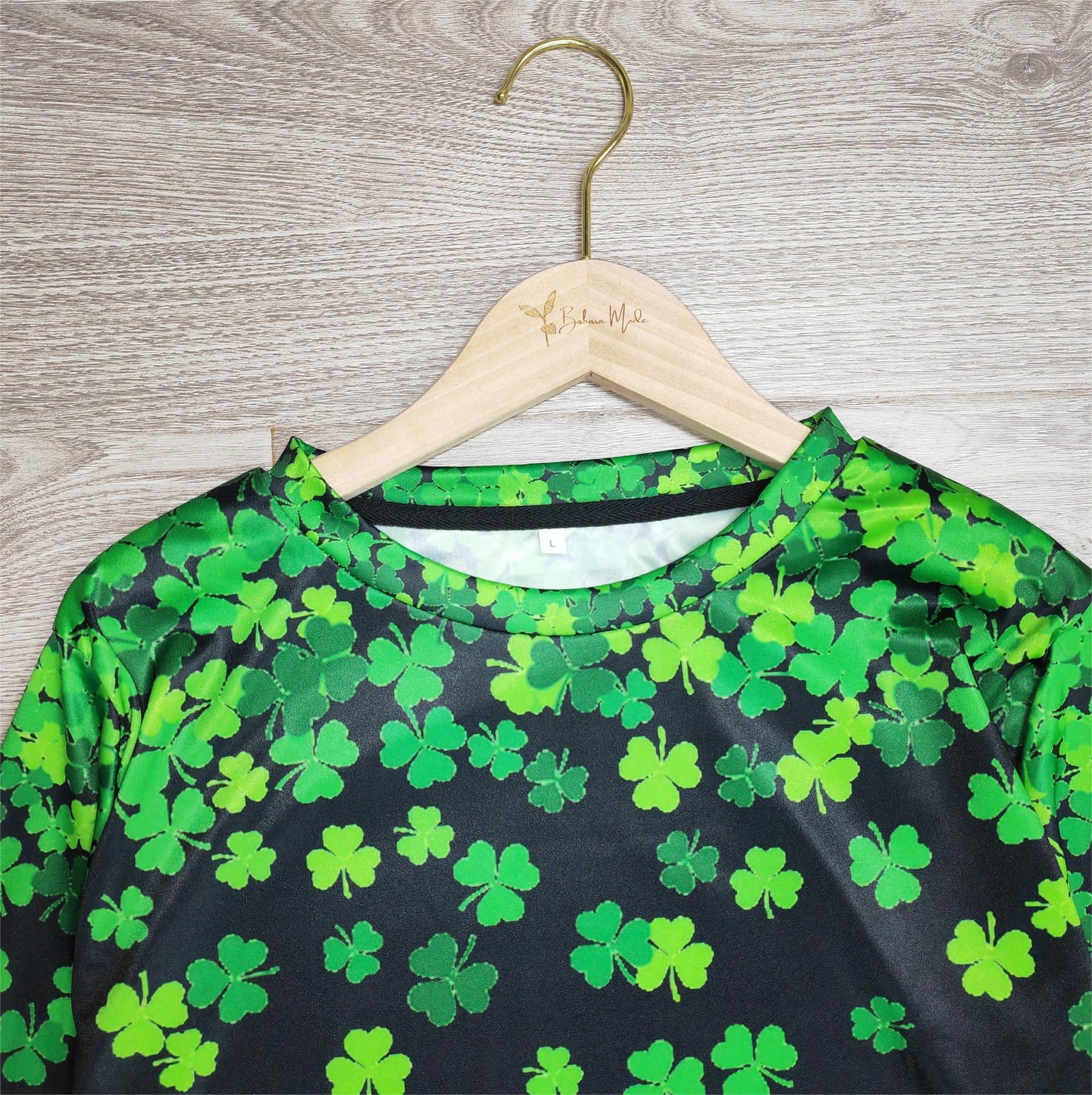 SpringStil® - Lucky Green Langarm-Top mit vierblättrigem Kleeblatt