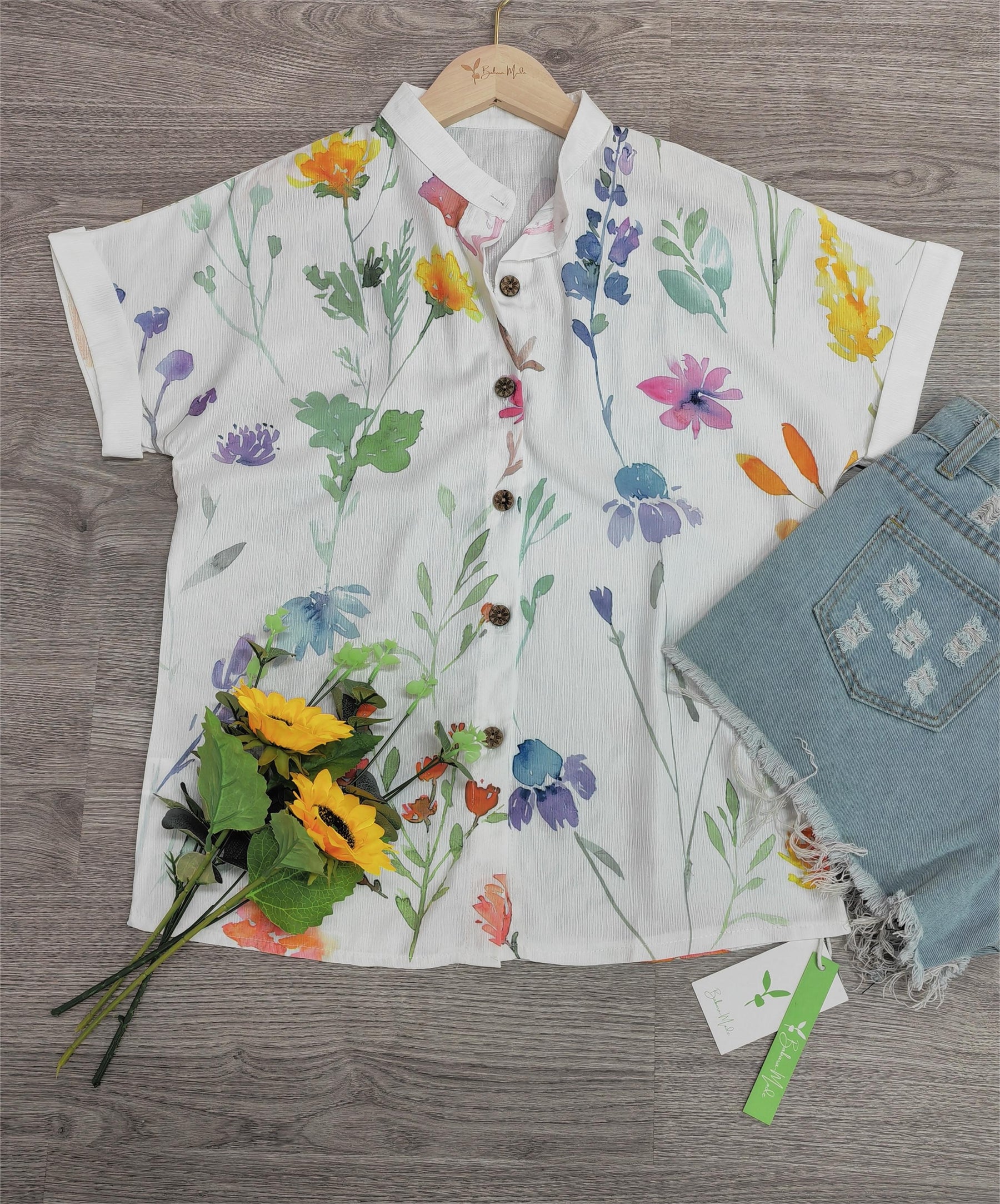 Naturlux® - Weißes Frühlingsgarten Blumen Button Down Top