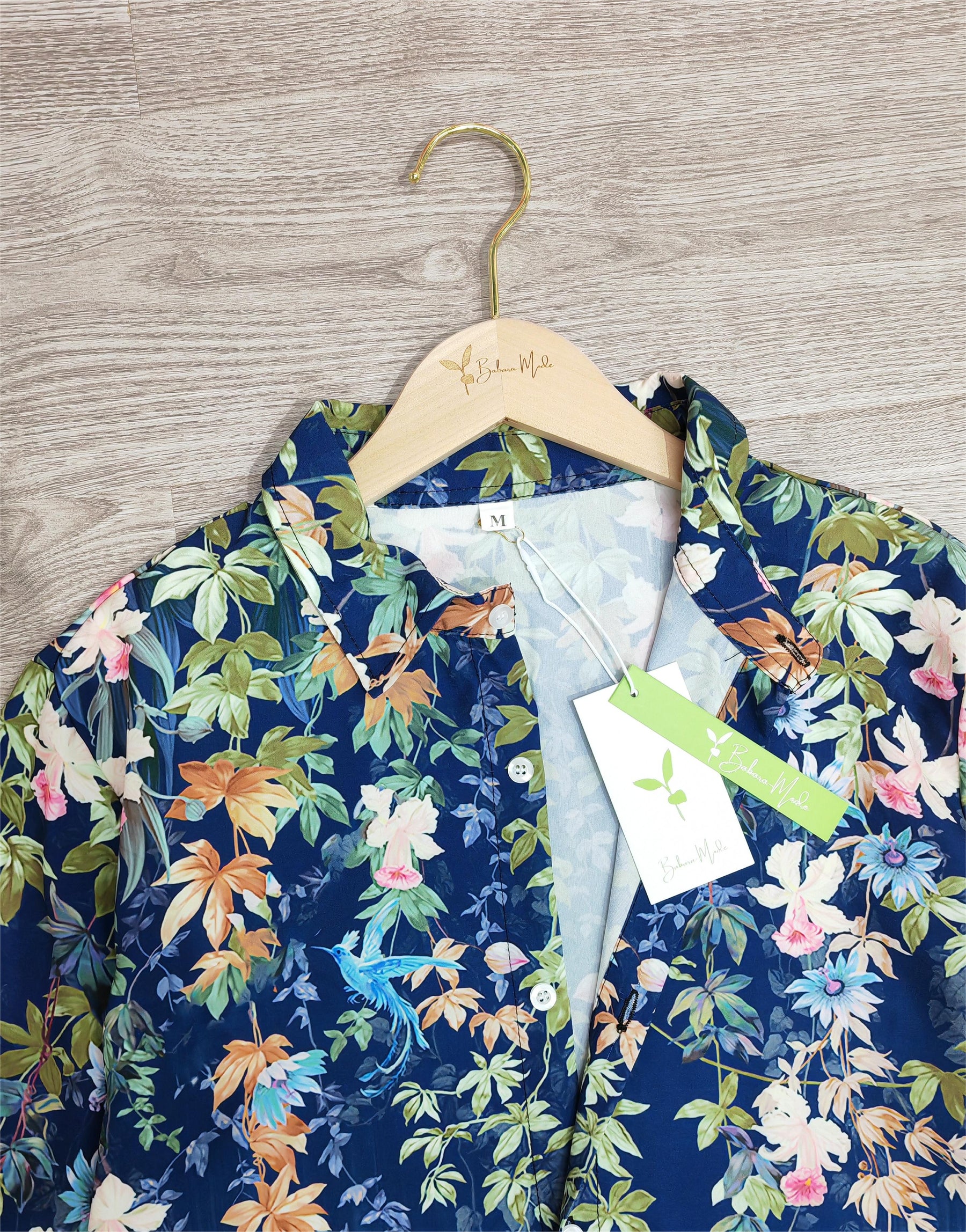 FallStil® - Blaue Bluse mit Blumendruck und Blättern