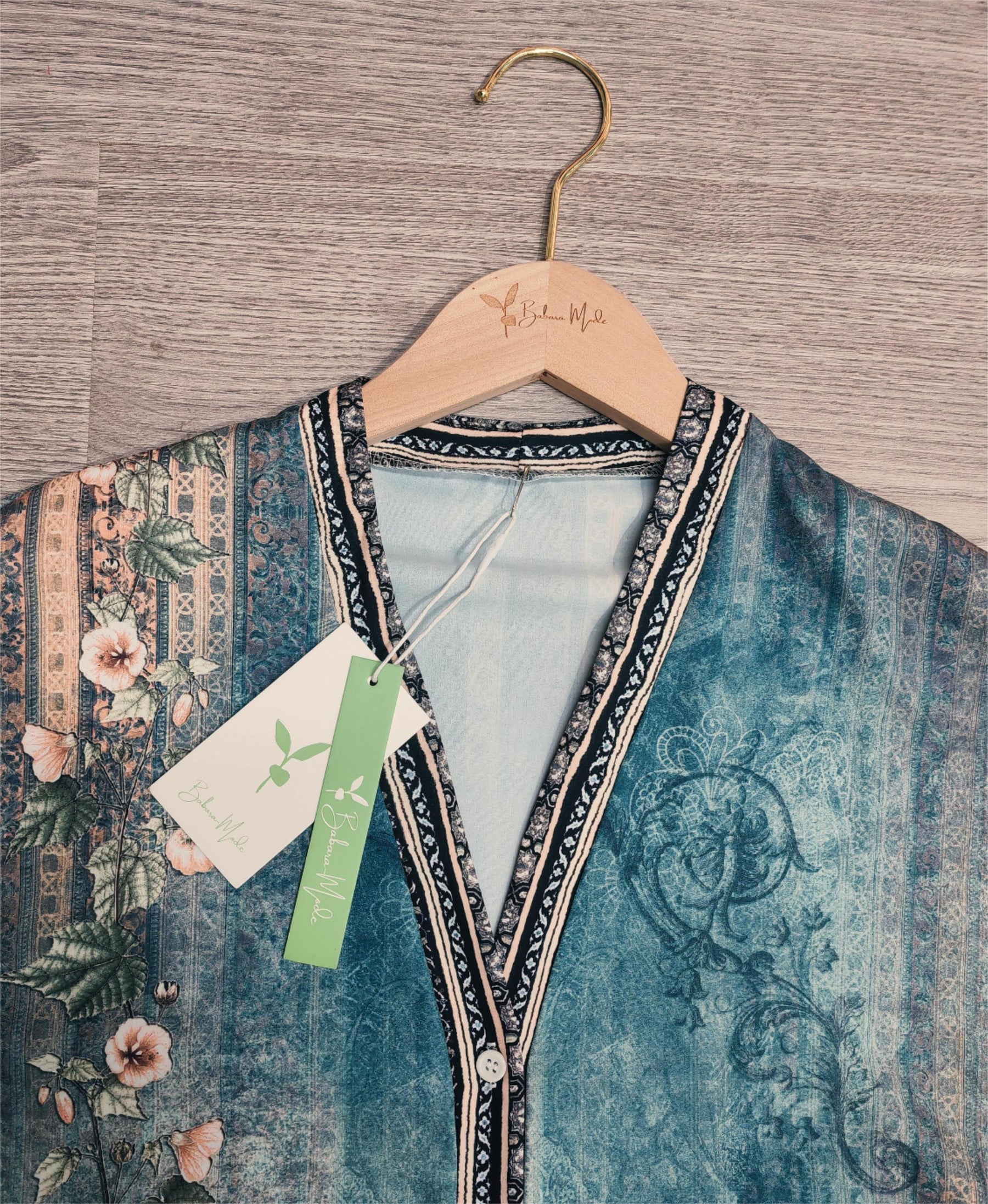 SpringStil® - Grüne Bluse mit Aquarell-Blumendruck