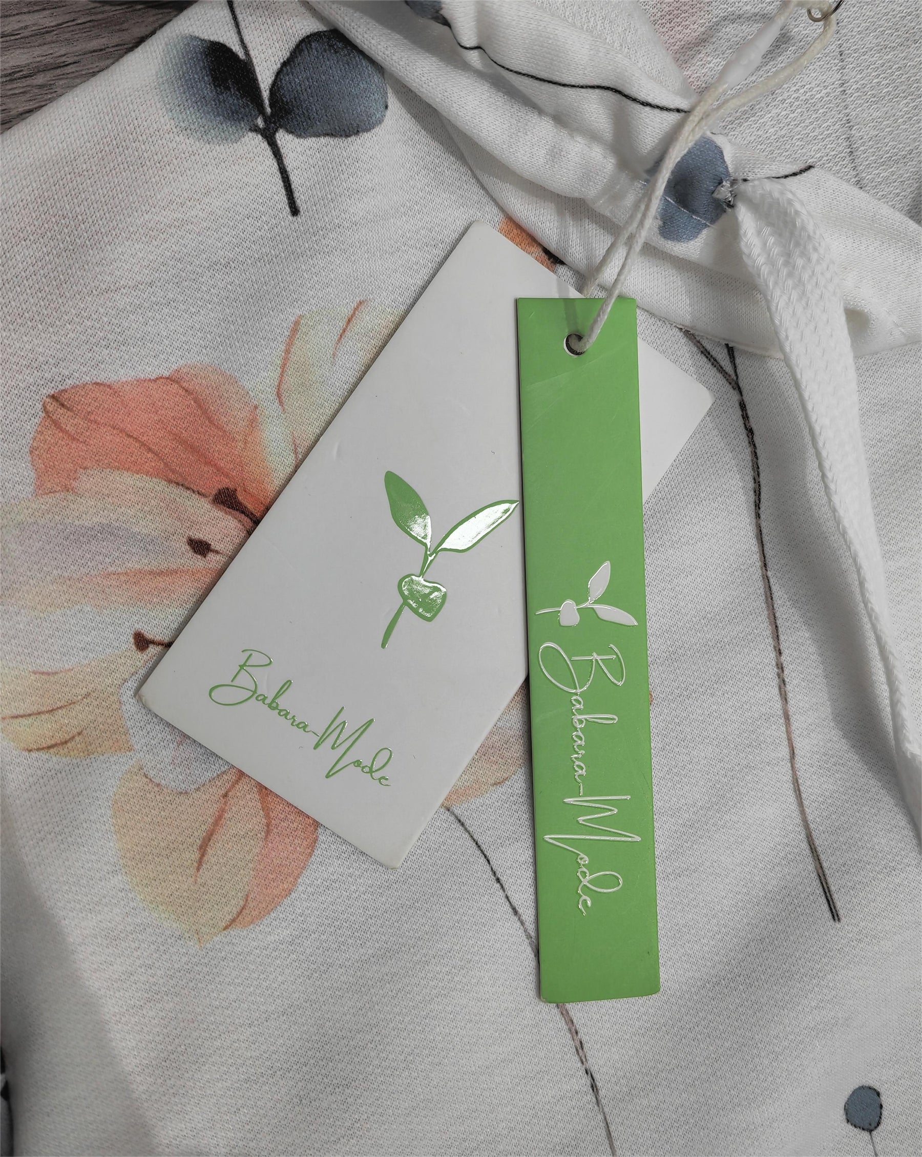 FallStil® - Weißes Sweatshirt mit langen Ärmeln und Druck