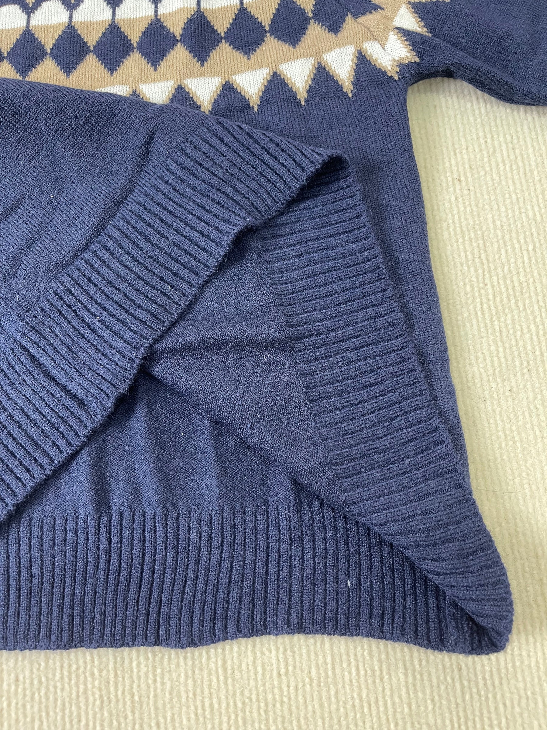 StrickSinn® - Blauer langärmeliger geometrischer Pullover